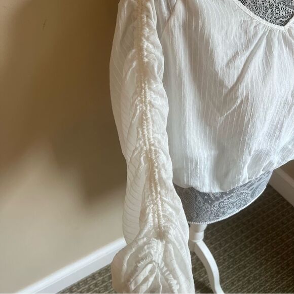 Astr The Label Cream Ruched Long Sleeve Top Sz Large - Picture 5 of 10